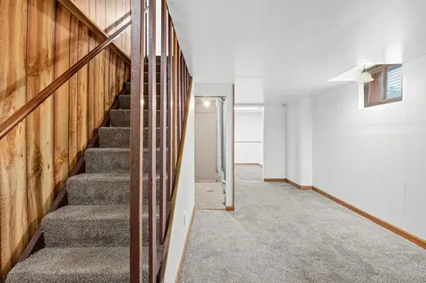 1423 Thomas Avenue W Saint Paul MN 55104