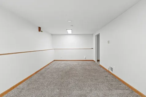 1423 Thomas Avenue W Saint Paul MN 55104