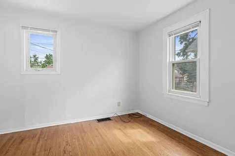 1423 Thomas Avenue W Saint Paul MN 55104