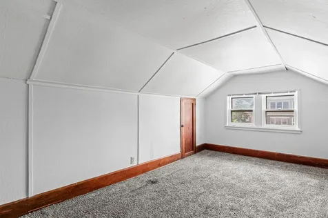 1423 Thomas Avenue W Saint Paul MN 55104