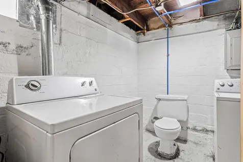 1423 Thomas Avenue W Saint Paul MN 55104