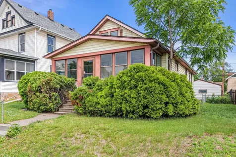 1423 Thomas Avenue W Saint Paul MN 55104