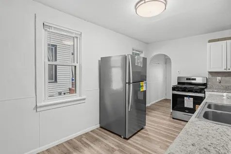 1423 Thomas Avenue W Saint Paul MN 55104