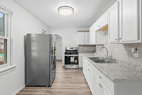 1423 Thomas Avenue W Saint Paul MN 55104