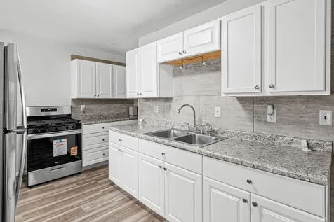 1423 Thomas Avenue W Saint Paul MN 55104