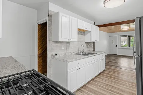1423 Thomas Avenue W Saint Paul MN 55104