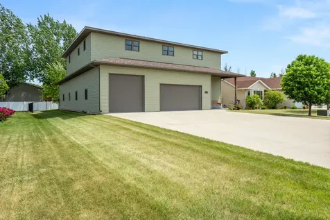 606 3 Street E Horace ND 58047