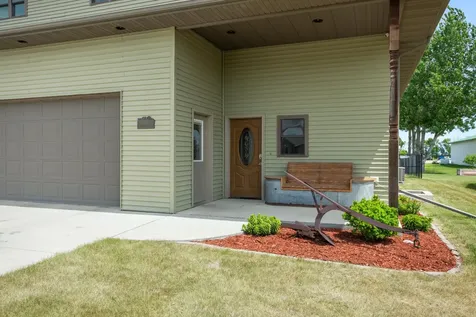 606 3 Street E Horace ND 58047
