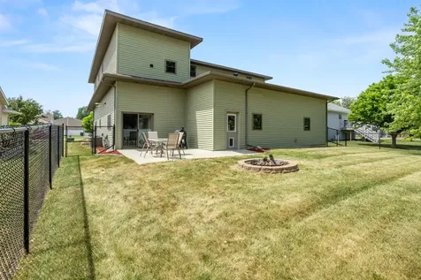 606 3 Street E Horace ND 58047