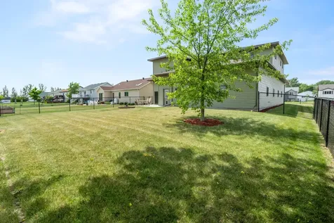 606 3 Street E Horace ND 58047