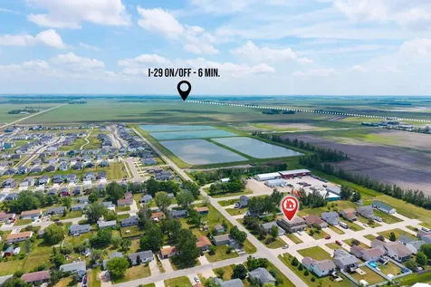 606 3 Street E Horace ND 58047