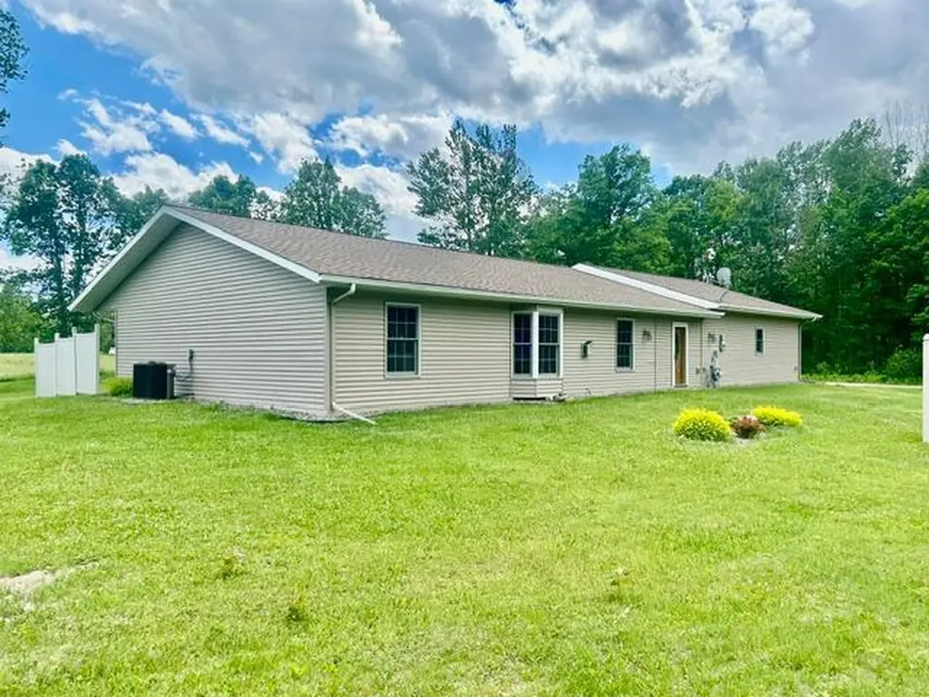 30873 Harris Town Road Grand Rapids MN 55744