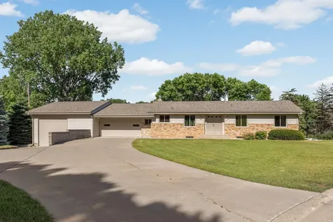 112 Mayo Drive Burnsville MN 55337