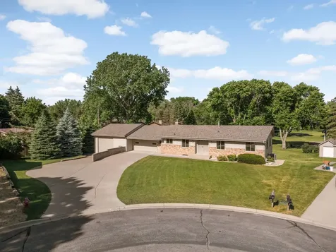 112 Mayo Drive Burnsville MN 55337