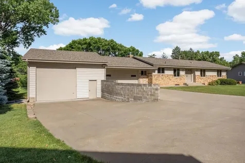 112 Mayo Drive Burnsville MN 55337