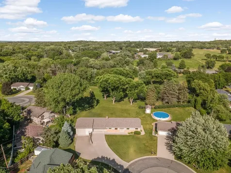 112 Mayo Drive Burnsville MN 55337