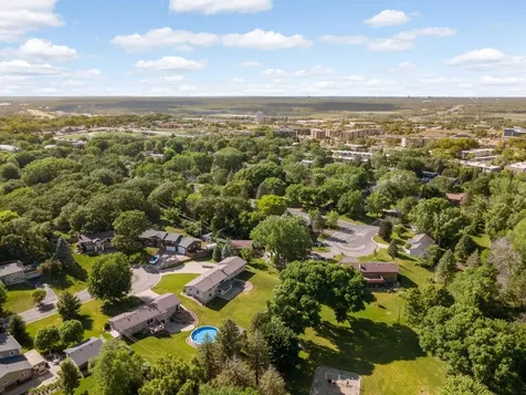 112 Mayo Drive Burnsville MN 55337