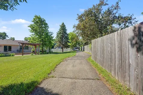 11120 Hampshire Court E Champlin MN 55316
