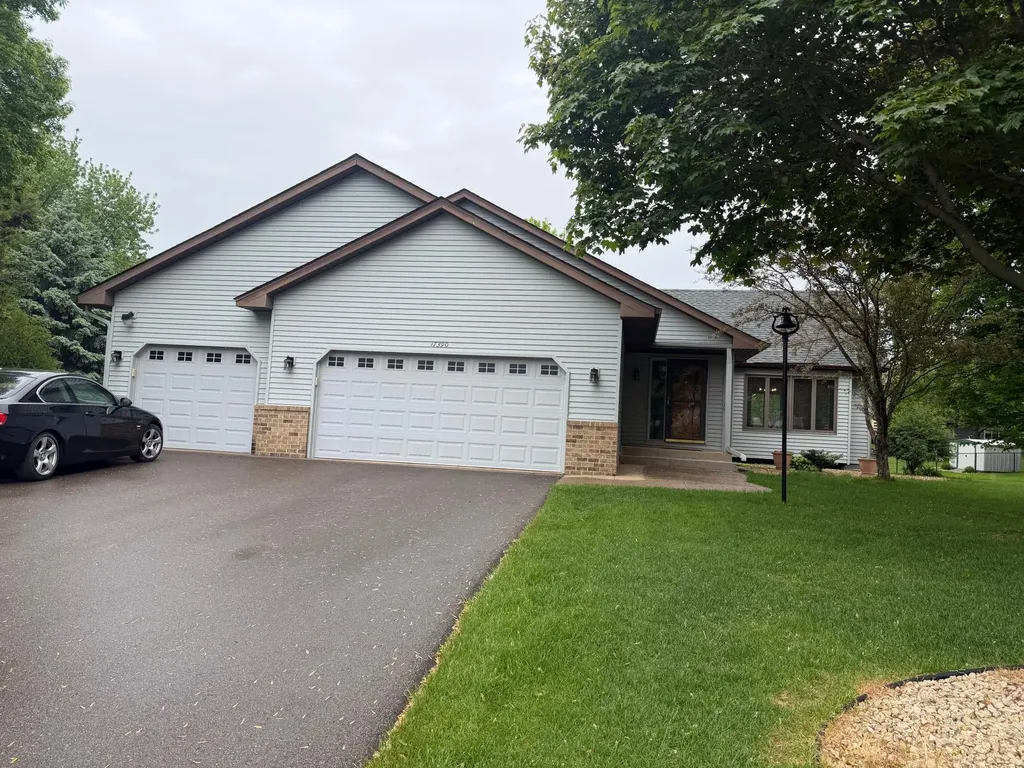 17390 Greenview Circle Lakeville MN 55044