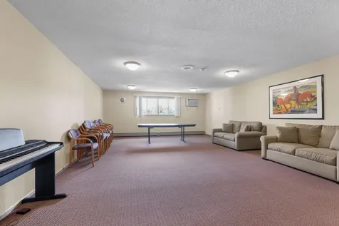 1601 N Innsbruck Drive Fridley MN 55432