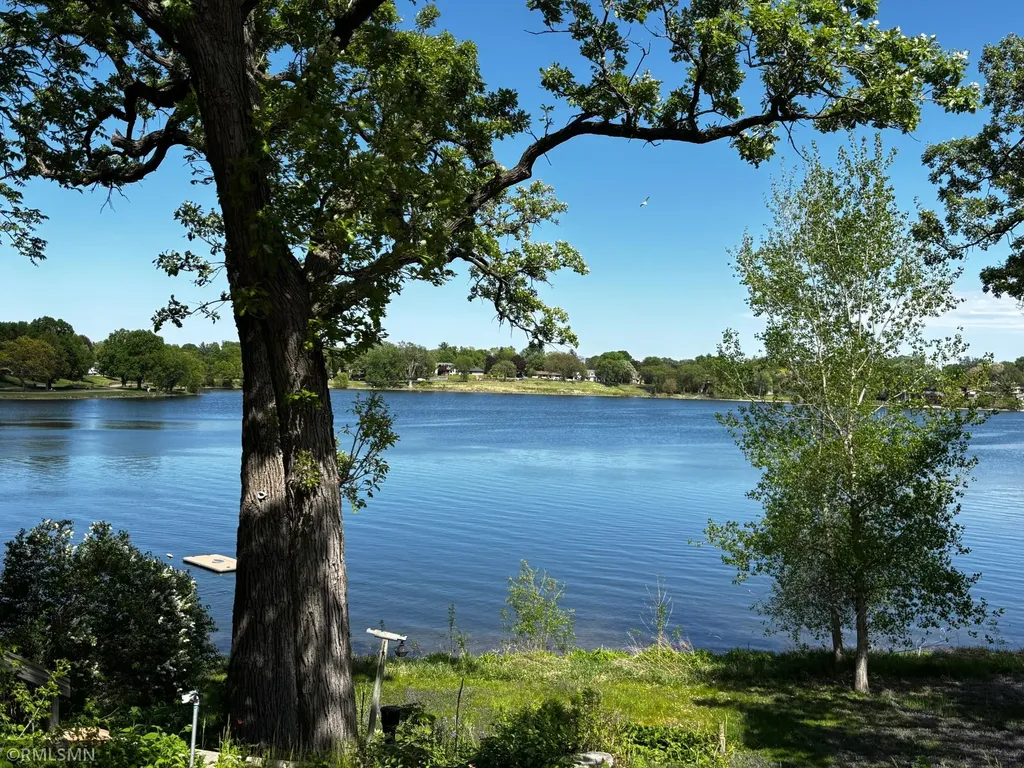 3940 Lake Cur Avenue N Robbinsdale MN 55422