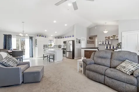 917 Mulberry Avenue NE Montgomery MN 56069