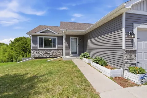 917 Mulberry Avenue NE Montgomery MN 56069