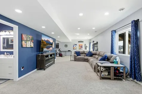 917 Mulberry Avenue NE Montgomery MN 56069