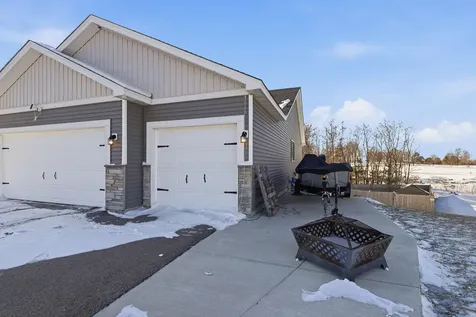 917 Mulberry Avenue NE Montgomery MN 56069
