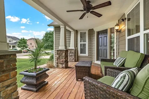 1179 Maple Lane W Roseville MN 55113