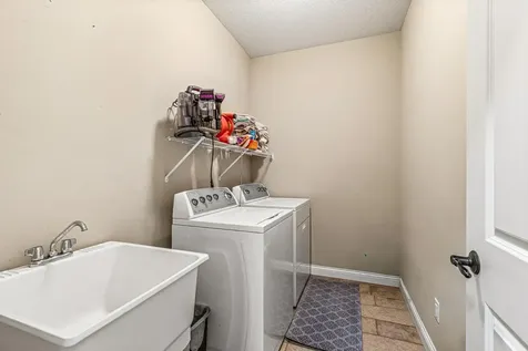 1179 Maple Lane W Roseville MN 55113