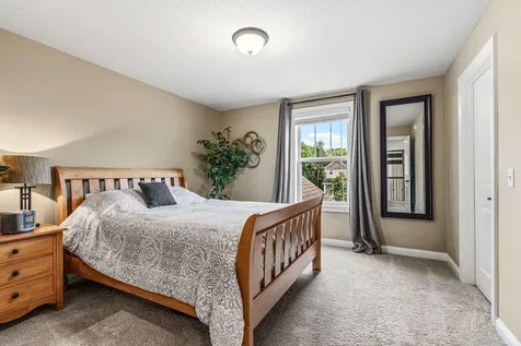 1179 Maple Lane W Roseville MN 55113