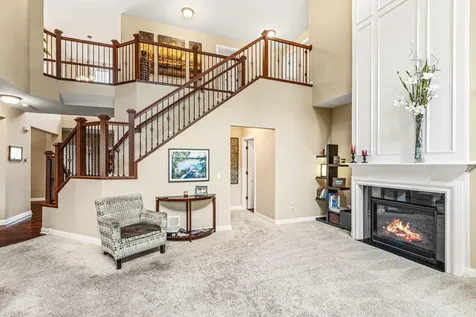 1179 Maple Lane W Roseville MN 55113