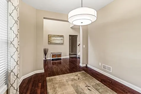 1179 Maple Lane W Roseville MN 55113