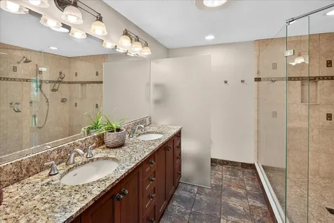 16808 Blenheim Way Minnetonka MN 55345