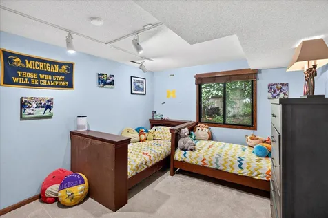 16808 Blenheim Way Minnetonka MN 55345