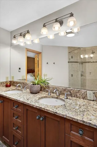 16808 Blenheim Way Minnetonka MN 55345