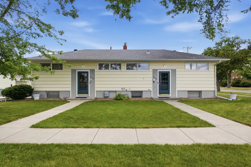 2710 N 8th Street N Fargo ND 58102