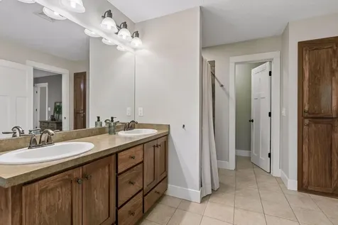 4424 118th Avenue NE Blaine MN 55449