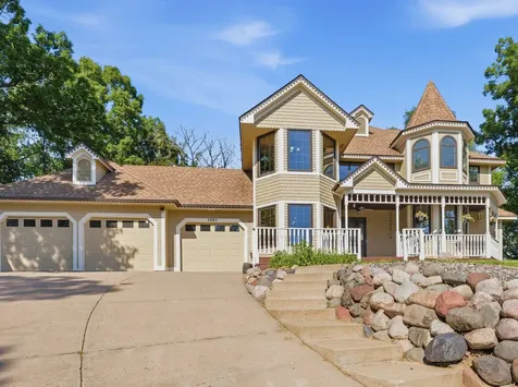 1451 Brookshire Court New Brighton MN 55112
