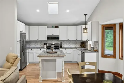 1222 Saddlebrook Lane Woodbury MN 55125