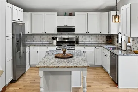 1222 Saddlebrook Lane Woodbury MN 55125