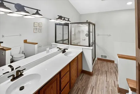 1222 Saddlebrook Lane Woodbury MN 55125
