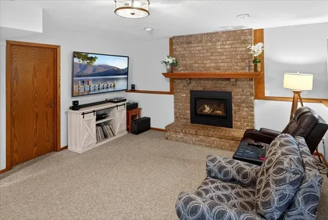 1222 Saddlebrook Lane Woodbury MN 55125