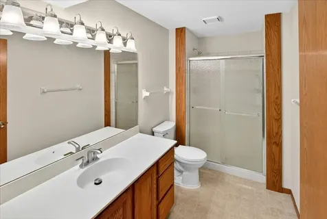 1222 Saddlebrook Lane Woodbury MN 55125