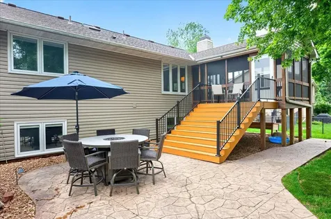 1222 Saddlebrook Lane Woodbury MN 55125