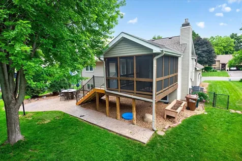1222 Saddlebrook Lane Woodbury MN 55125