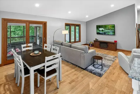 1222 Saddlebrook Lane Woodbury MN 55125