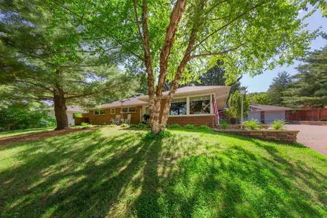 716 N 8th Street Saint Peter MN 56082