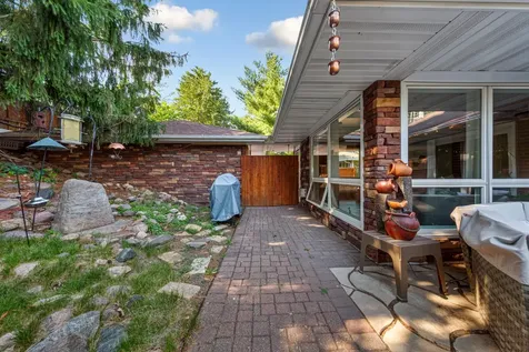 716 N 8th Street Saint Peter MN 56082